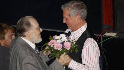 bilder/bildergalerie/2013--Ehrengast_Gerd_Natschinski__beim_400sten_Kofferradio.jpg